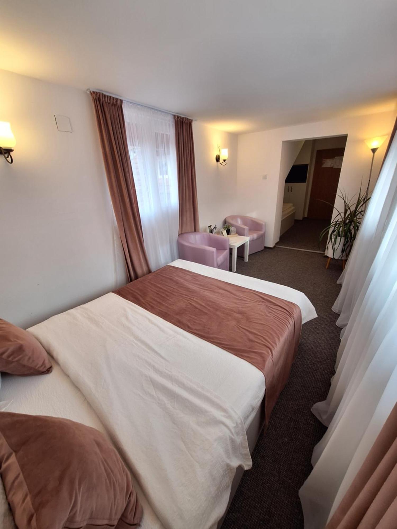 Pensiunea Tinelu Brasov 사셀레 외부 사진